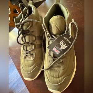 Women’s waterprooff sneakers. Comfy and lightweight shoes.